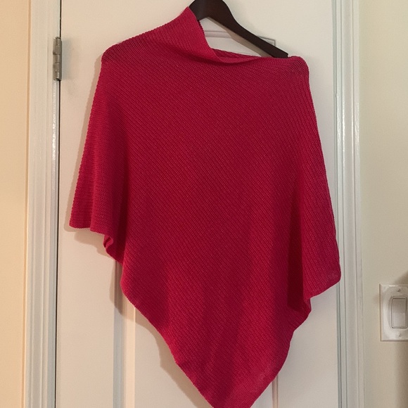 Poncho - Picture 4 of 4